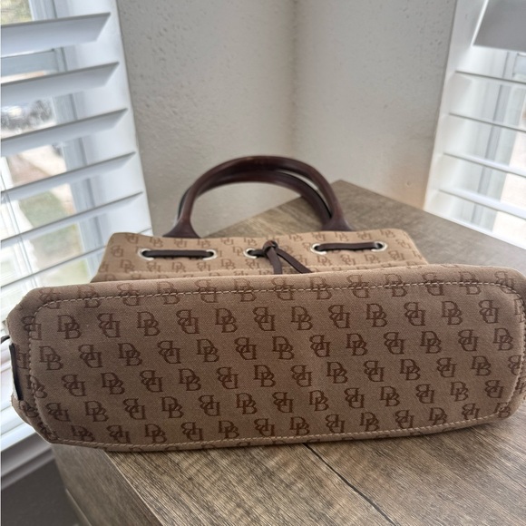 Dooney & Bourke Purse - Picture 5 of 7